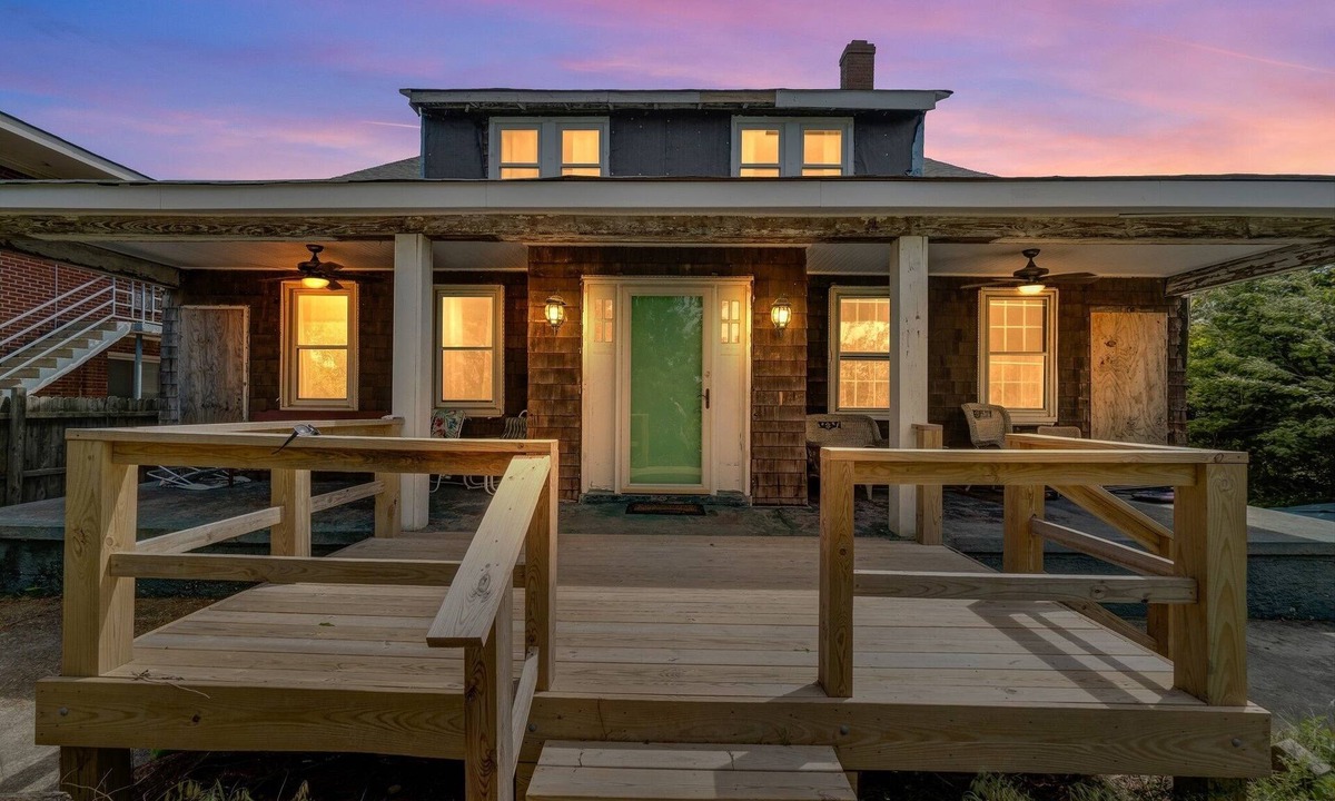 Willoughby Spit Cottage | Manor And Mutts #2 3 Bedroom Cottage by RedAwning