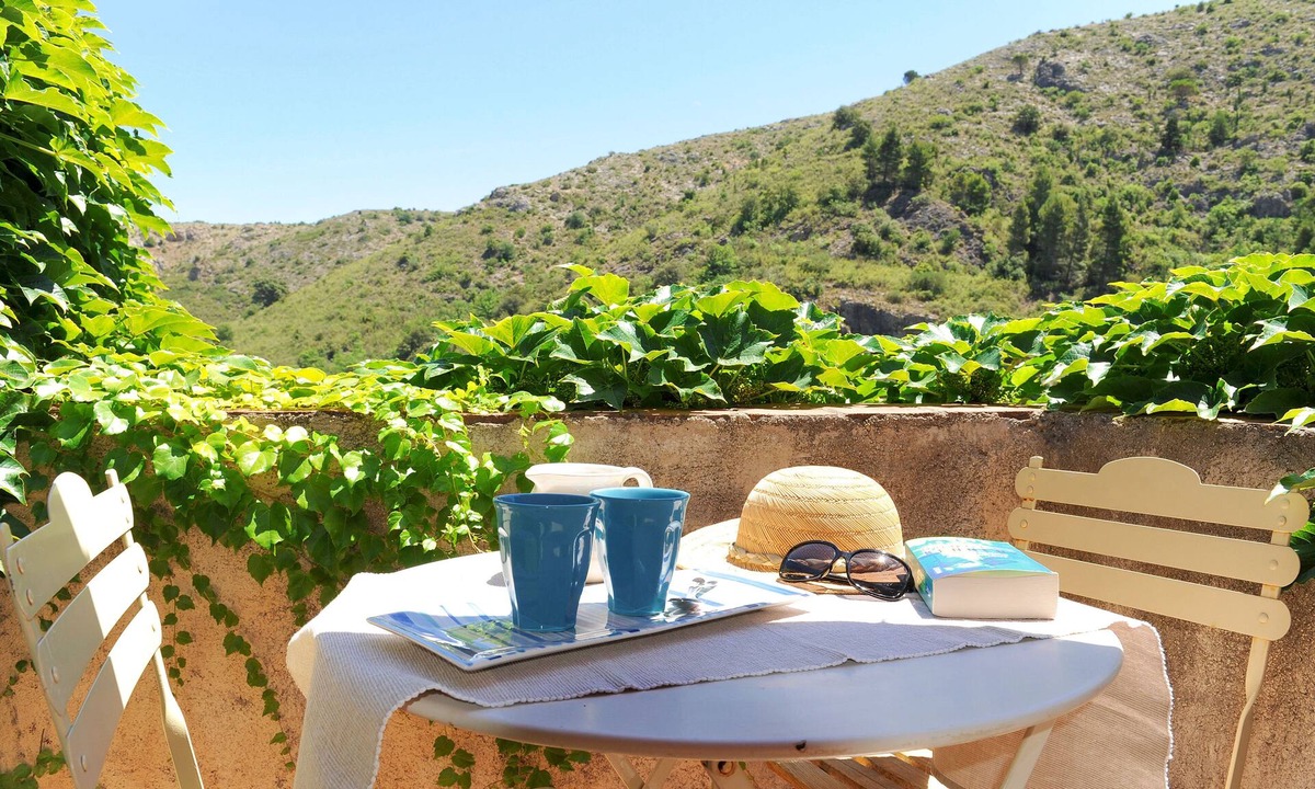 Castelnou House | Mansion - CastelnouHouse with character