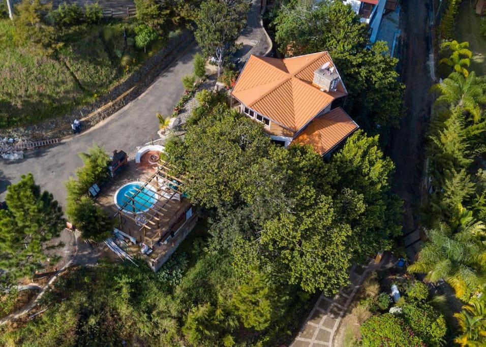 Jarabacoa Villa | Mansion Dubai-Mountain-Jacuzzi-4BR-Jamaca De Dios