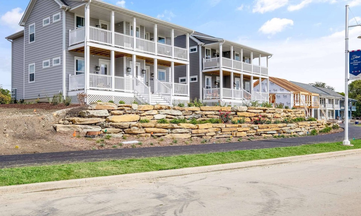 Ottawa Condo | Mansion Flat @ Navvy Town