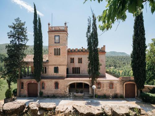 Castellnou de Bages House | Mansion in Castellnou near Pedraforca Mountains
