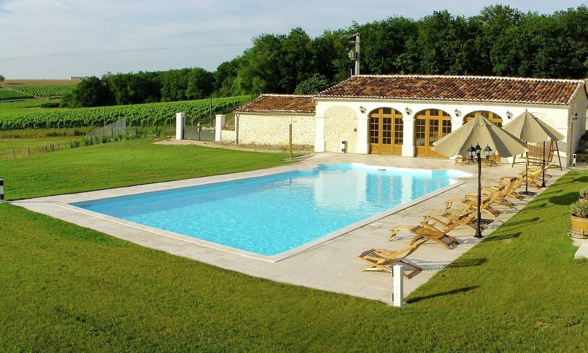 Saint-Preuil Villa | Mansion in Saint-Preuil with Pool & Sauna