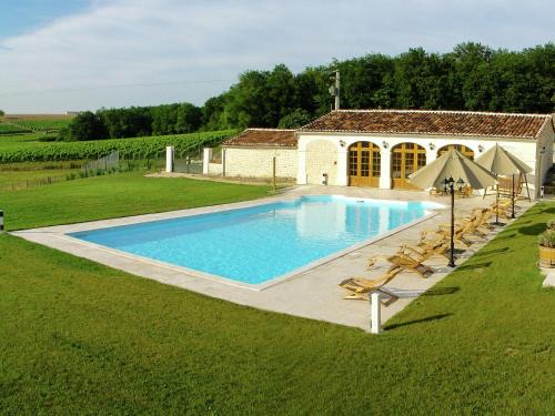 Saint-Preuil House | Mansion in Saint-Preuil with Pool & Sauna