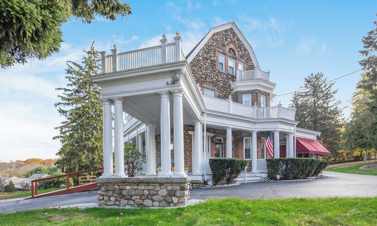 Montebello House | Mansion in the Mountains - Luxury, Peace & Family