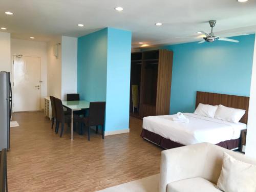 Downtown George Town Apartment | Mansion One Suites by Little Cabin