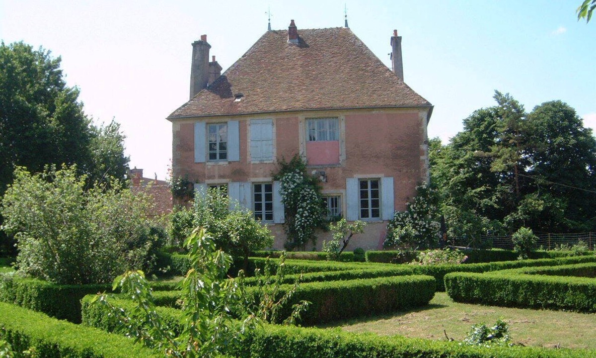 Entrains-sur-Nohain House | mansions - 5 rooms - 7/8 persons
