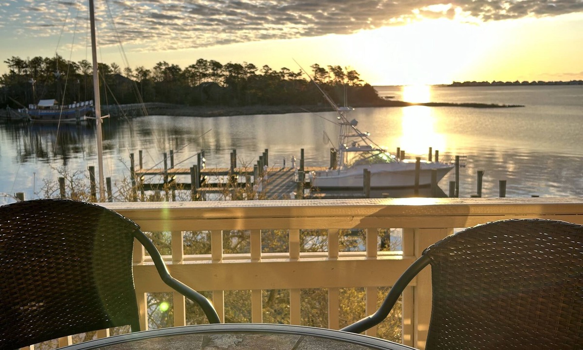 Historic Downtown Manteo Condo | Manteo, NC nDowntown Waterfront!