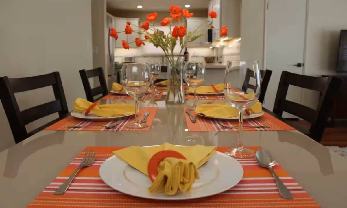 Monterey House | Manyas House 30 night minimum