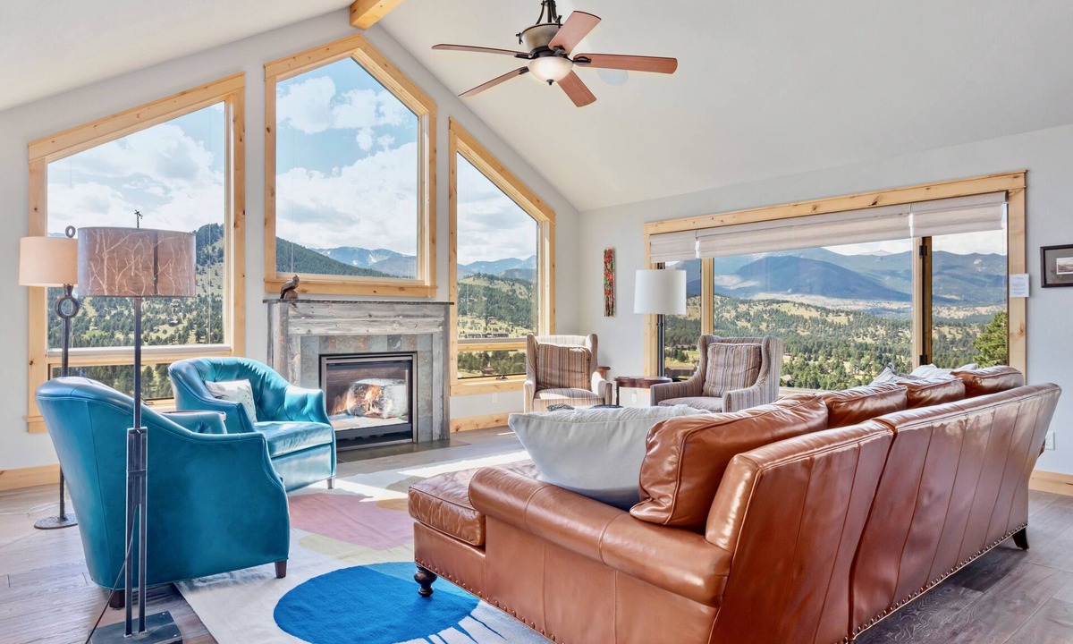Windcliff Estates House | Mapes Vacation Rental Home at Windcliff