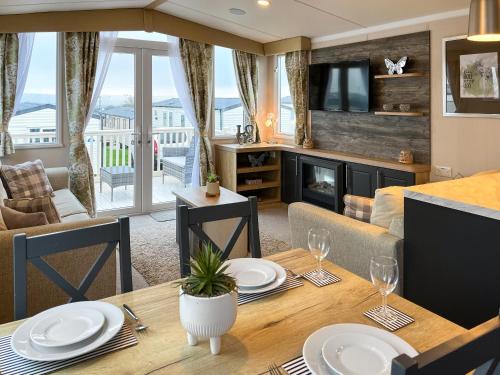 Muston House | Maple 8