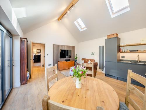 Eye House | Maple Barn