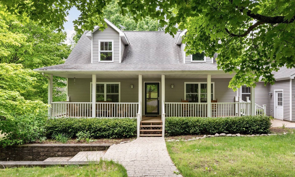 Maple City House | Maple City Farm | Pet Friendly