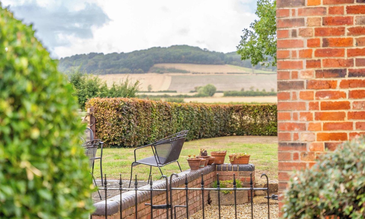 Mangotsfield House | Maple Cottage - Rural Charm - Broadway