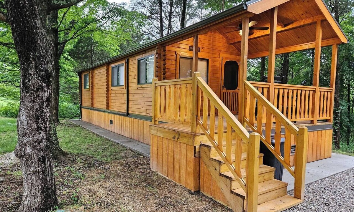 Madison Cabin | Maple Cozy Cabin at Lost Trails