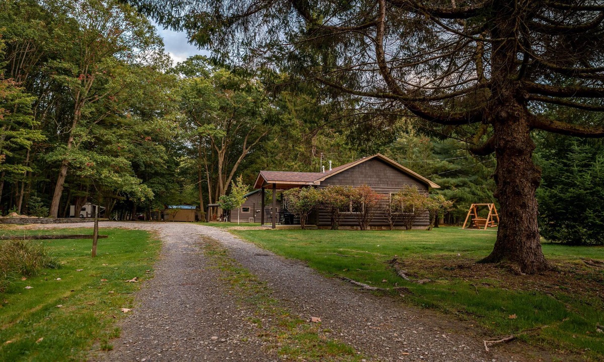 Tylersburg Cabin | Maple Grove Cabin Rental