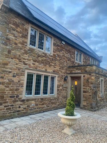 Old Bed & Breakfast | Maple House