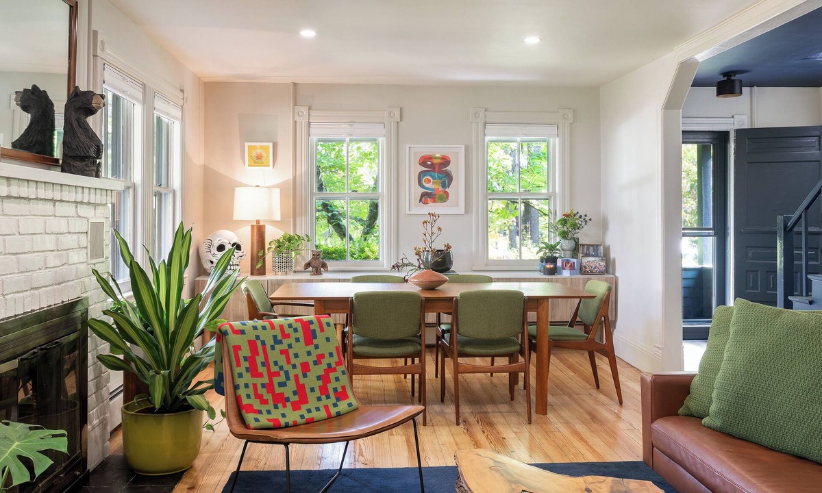 Woodstock House | Maple House: Private/Romantic Walk-to-Town Oasis
