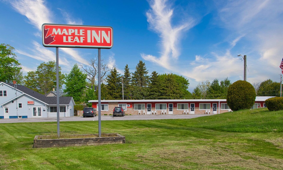 Kincardine Hotel | Maple Leaf Inn & Suites