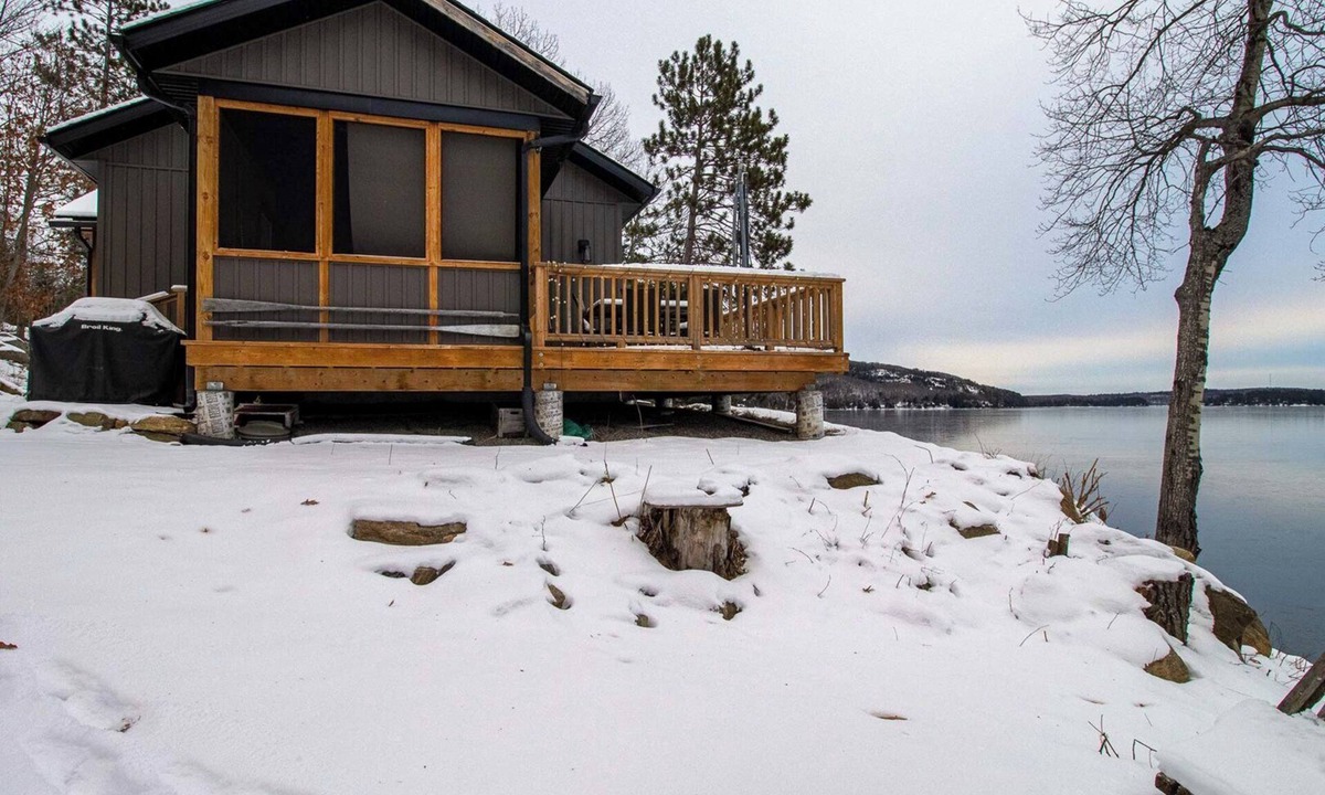 Purdy Cottage | Maple Leaf Lodge - Two Bedroom Cottage, Sleeps 10