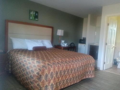 New Milford Hotel | Maple leaf motel