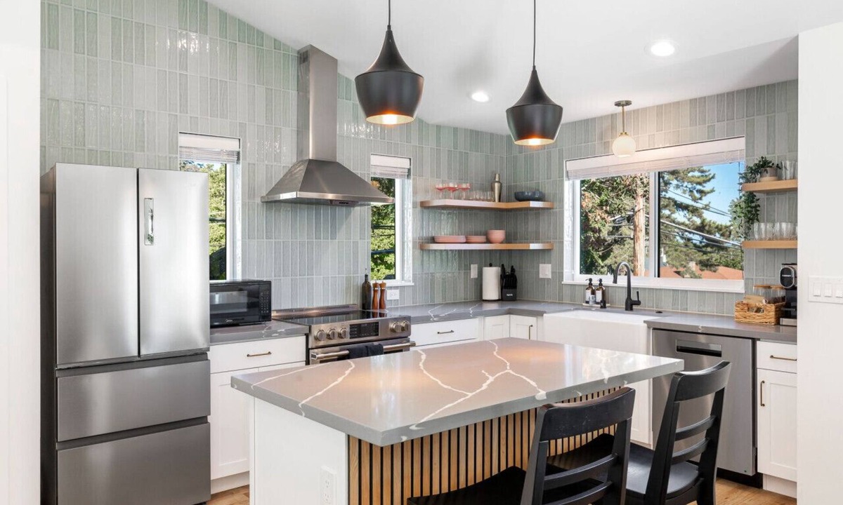 Seattle House | Maple Leaf Retreat |2BD 3B| Garage Parking