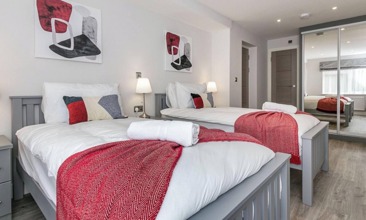 Reading Apartment | Maple Lodge