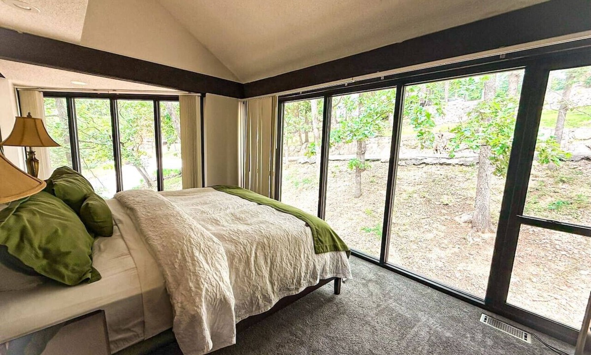 Village of Four Seasons House | Maple & Mist-#55-Lakefront/3BD/3BA/Pools/Grill/Dock-6PP