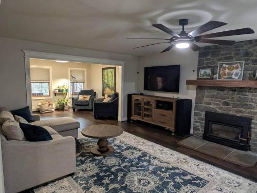 Richmond House | Maple Mountain Getaway