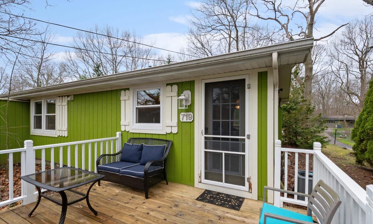 Saugatuck Villa | Maple Ridge Green Cottage HOT TUB!