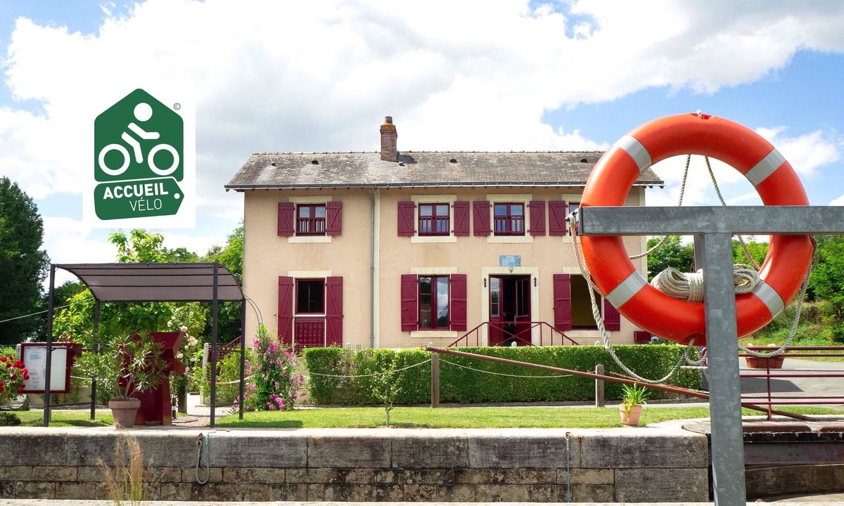 La Jaille-Yvon House | MARA RIVIERE former lock keeper's house