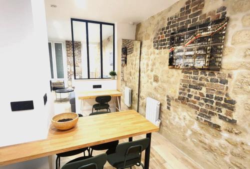 Quartier Sainte-Avoye Apartment | Marais Chatelet - Design & Trendy - 2 suites - 6pax