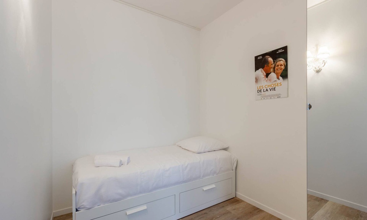 Saint-Merri Apartment | Marais Renard