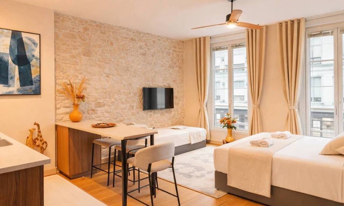Arts-et-Metiers Apartment | Marais stylish & central studio