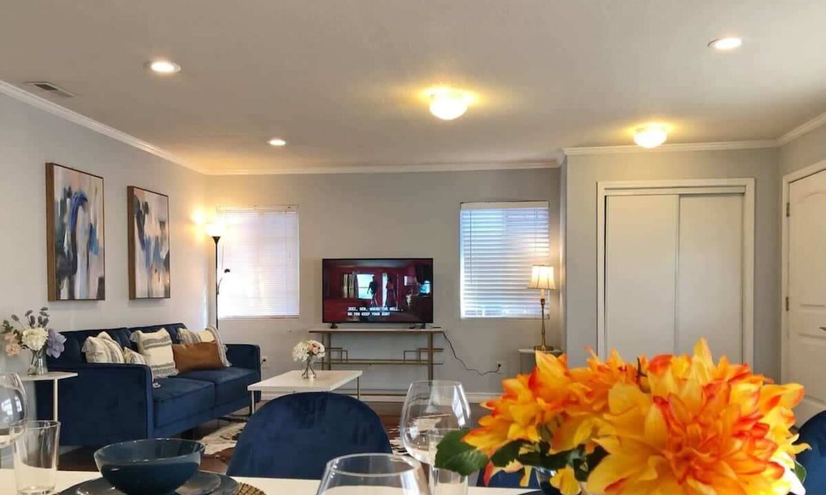Willow Glen House | @ Marbella Lane - Elegant Home in SJ 12-Min to Levi's