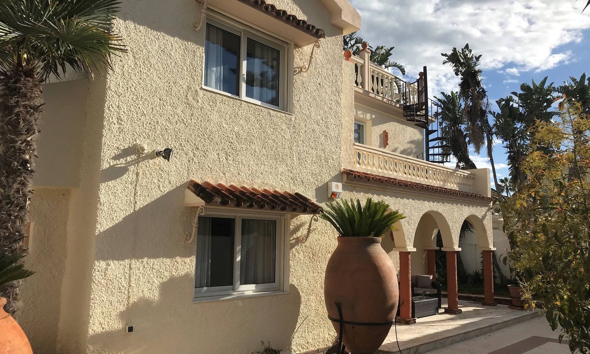 Golden Mile Villa | Marbella Villa on the beach
