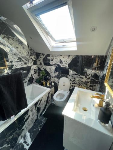 Edgware House | Marble House