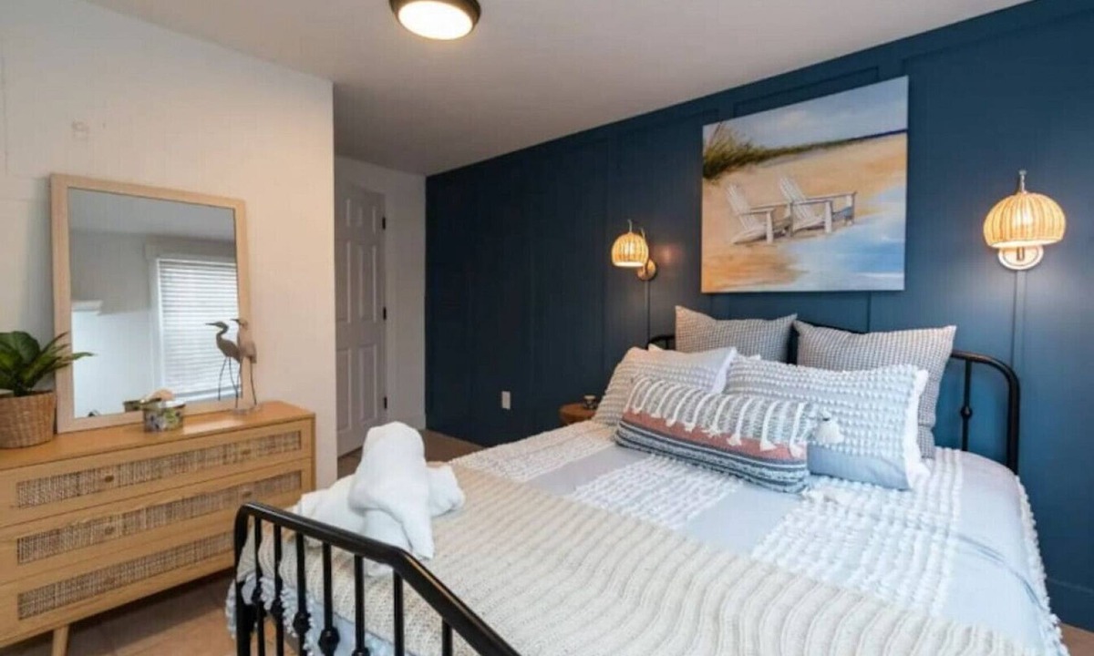 Margate City House | Margate Cottage, Close to Beach!