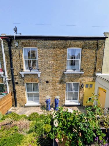 Cliftonville House | Margate Hideaway House