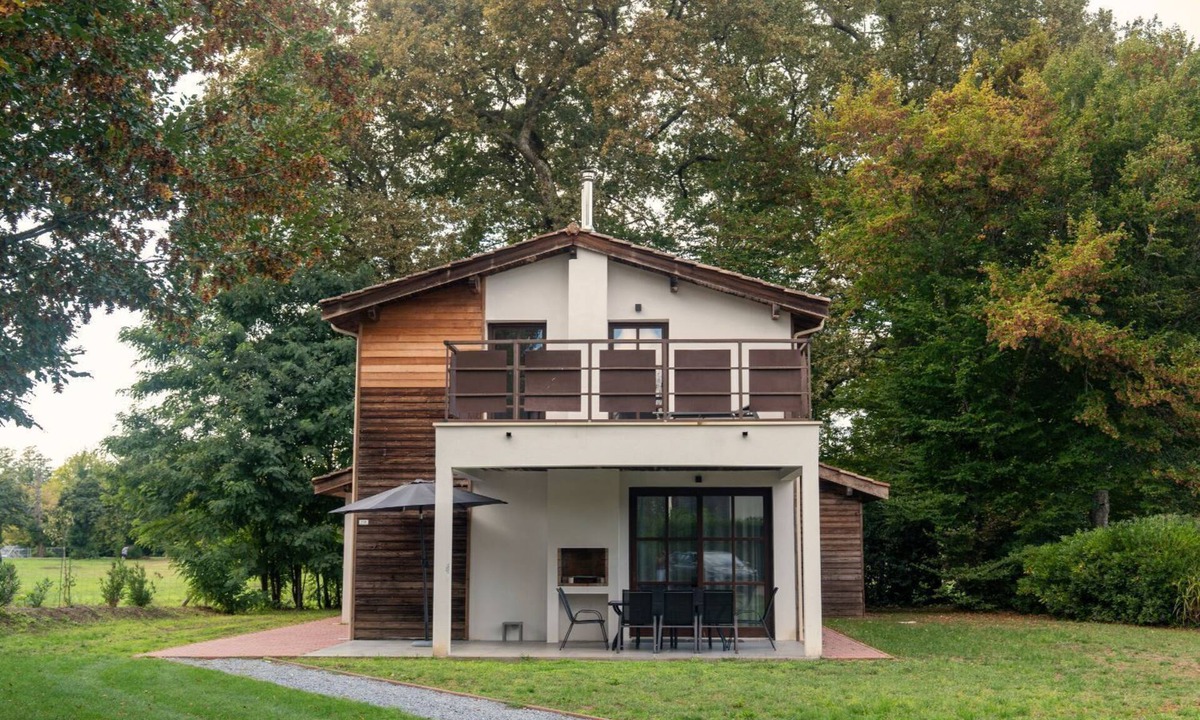 Salles Villa | Margaux Deluxe 8p - Four Bedroom Villa, Sleeps 8