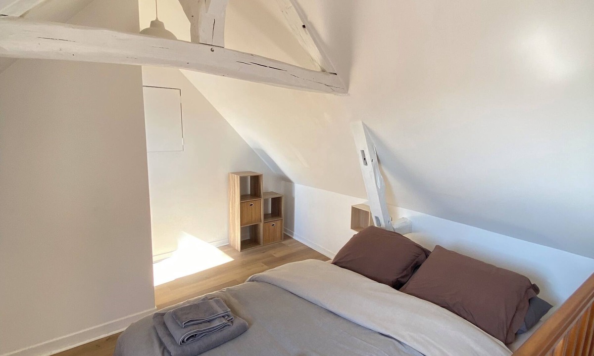 Margny-les-Compiegne House | Margnotine house with private courtyard and parking.