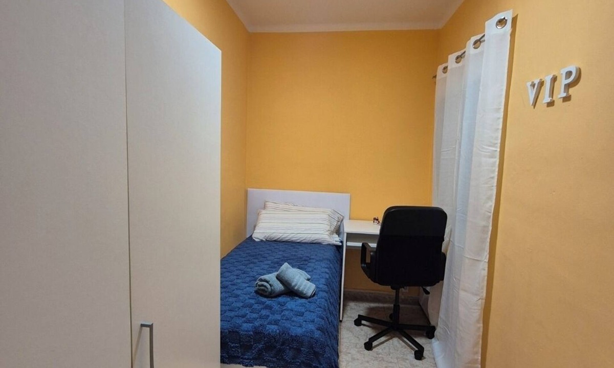 Porta Apartment | Mariams room