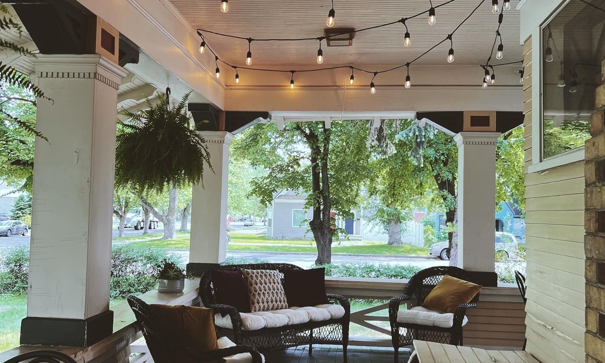 Logan Bed & Breakfast | Marianna Stoltz House