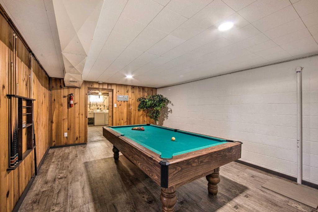 Maytown House | Marietta Home with Private Hot Tub, Pool Table!