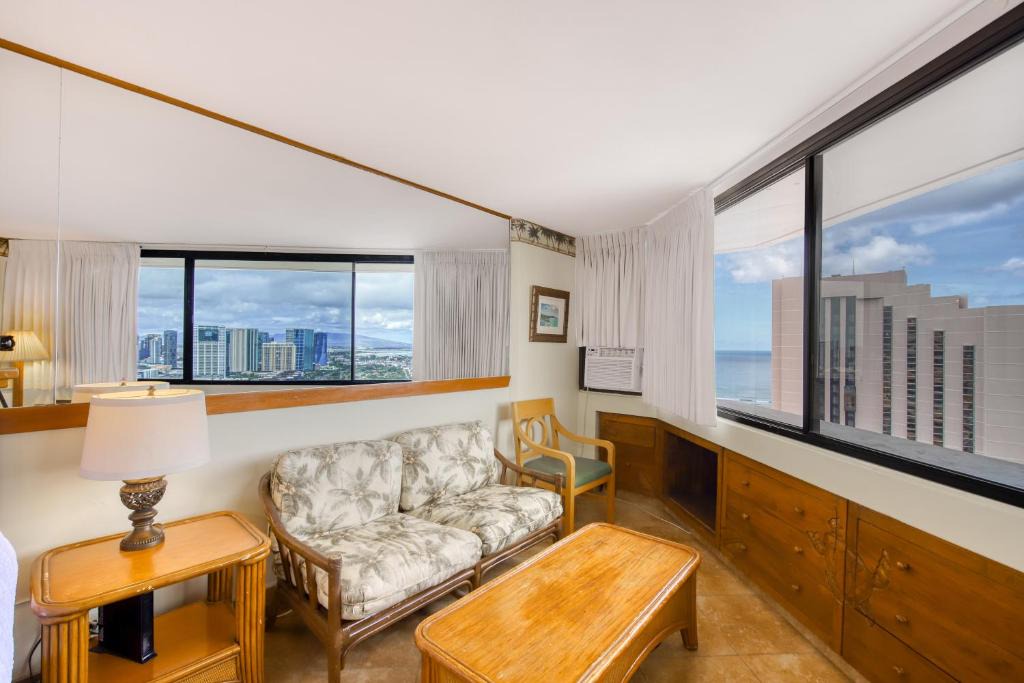 Waikiki Hotel | Marina Tower 3702