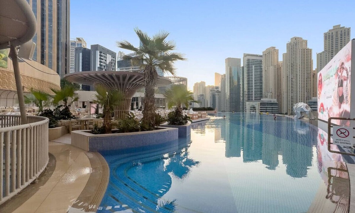 Dubai Marina Apartment | Marina View 1BR — Luxe Stay Near JBR Beach, Dining & Mall