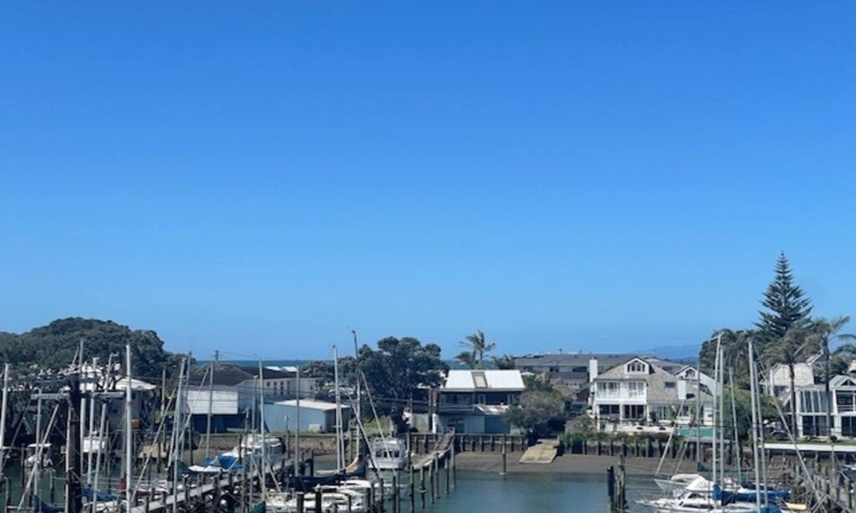 Milford Apartment | Marina View Apartment - Great Location