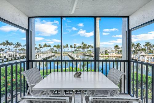 Captiva Apartment | Marina Villa 705