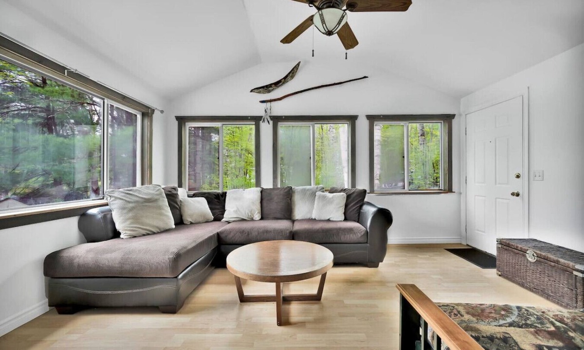 Notre-Dame-de-Pontmain Cottage | Marina Waterfront Cottage | Lake View