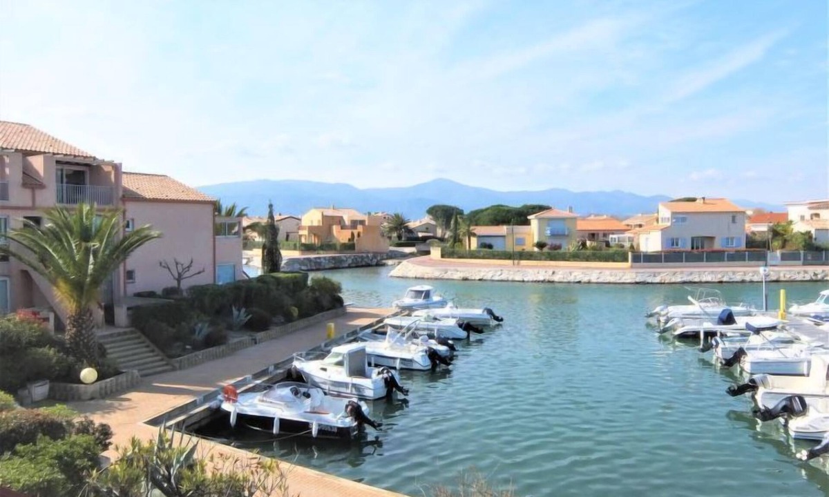 Saint-Cyprien Plage Apartment | Marinas du Ponant by Interhome