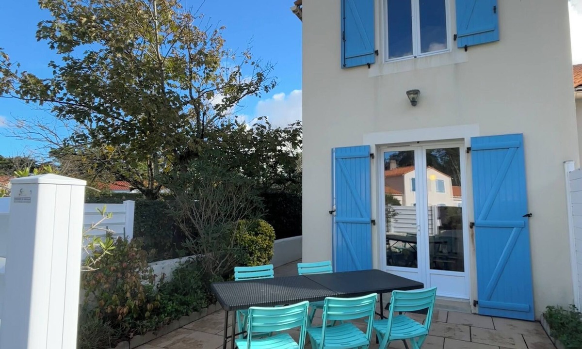 Barbatre House | Marine air